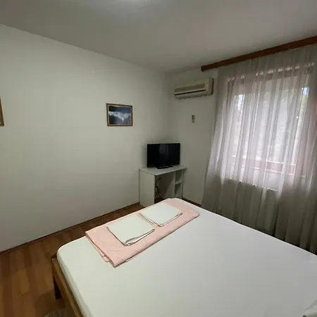 Elas Bed and breakfast 4*