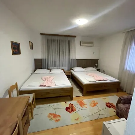 Elas Bed and breakfast