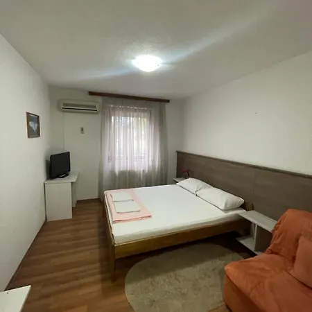 Elas Couette-café 4*