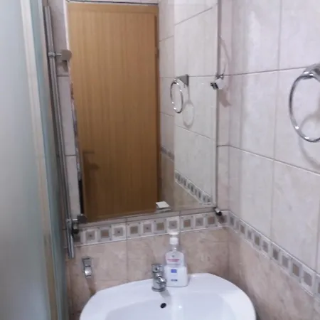 Couette-café Elas 4*