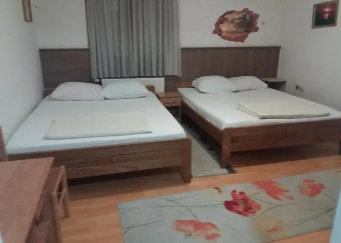 Elas Bed & Breakfast